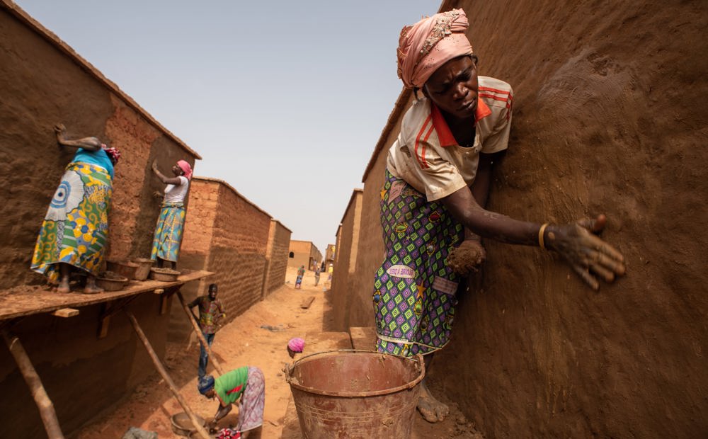 Internally Displaced and locals learn to build eco-friendly homes for themselves in Burkina Faso.